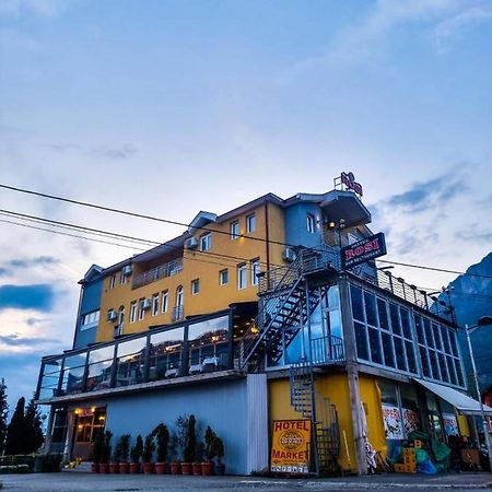 Hotel Rosi Gusinje Экстерьер фото